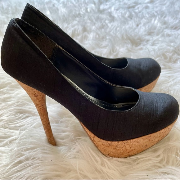 black platform heels (size 6.5!) - Picture 3 of 3